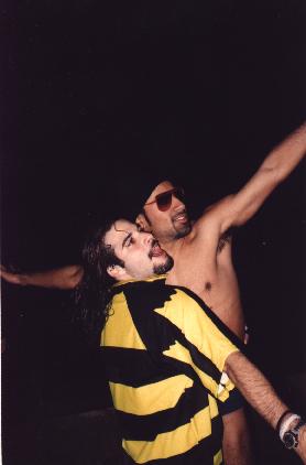 rave8.jpg (12284 bytes)